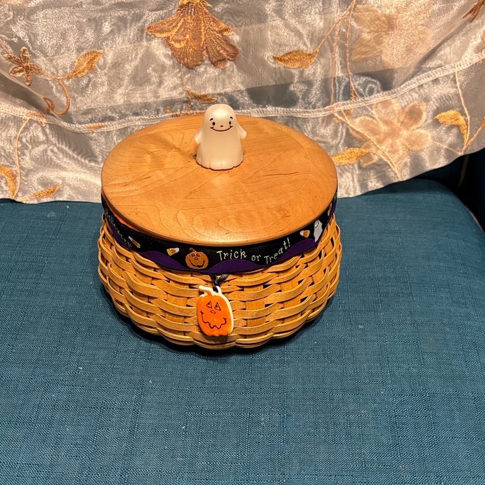 Longaberger 2004 Halloween Trick Or Treat! Basket